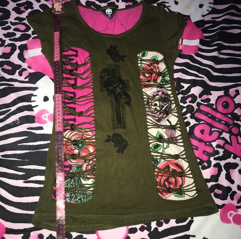 Grunge cut out top
