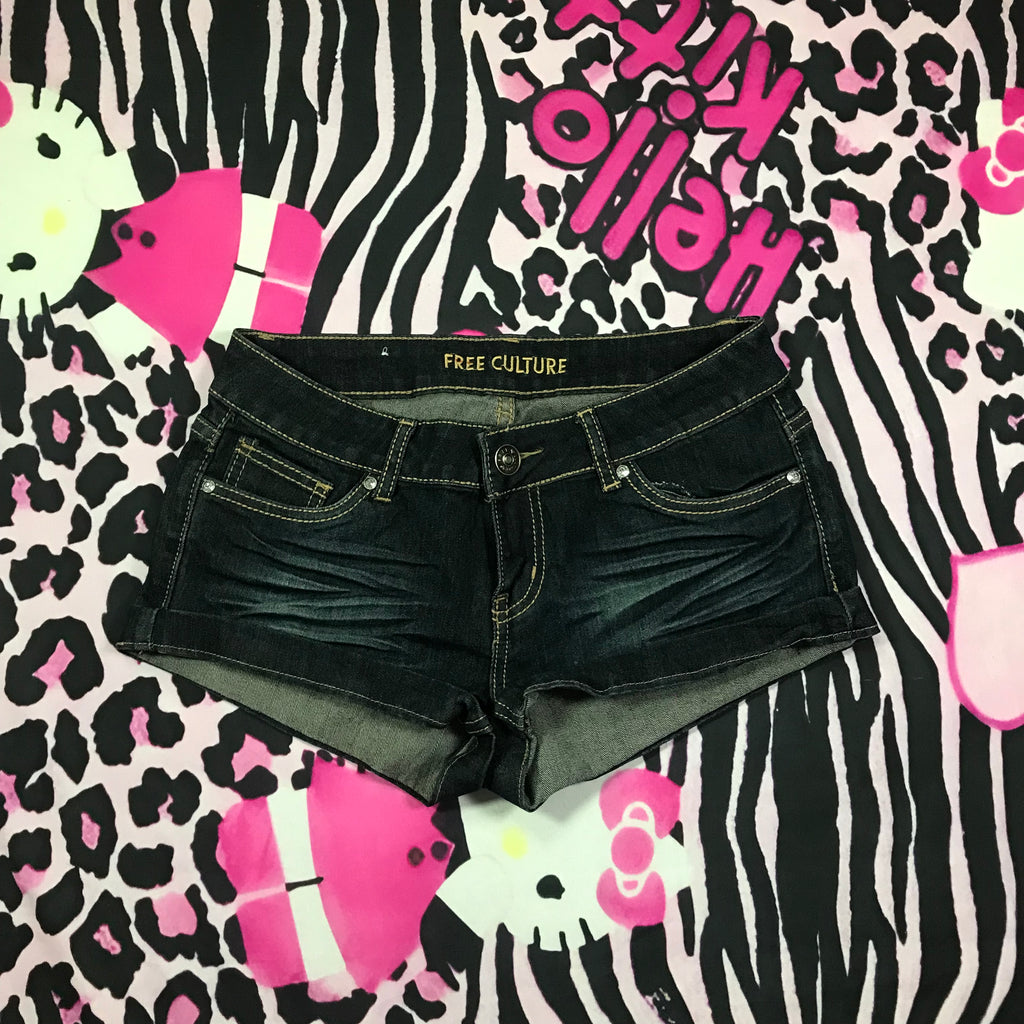 Free Culture Lowrise Shorts