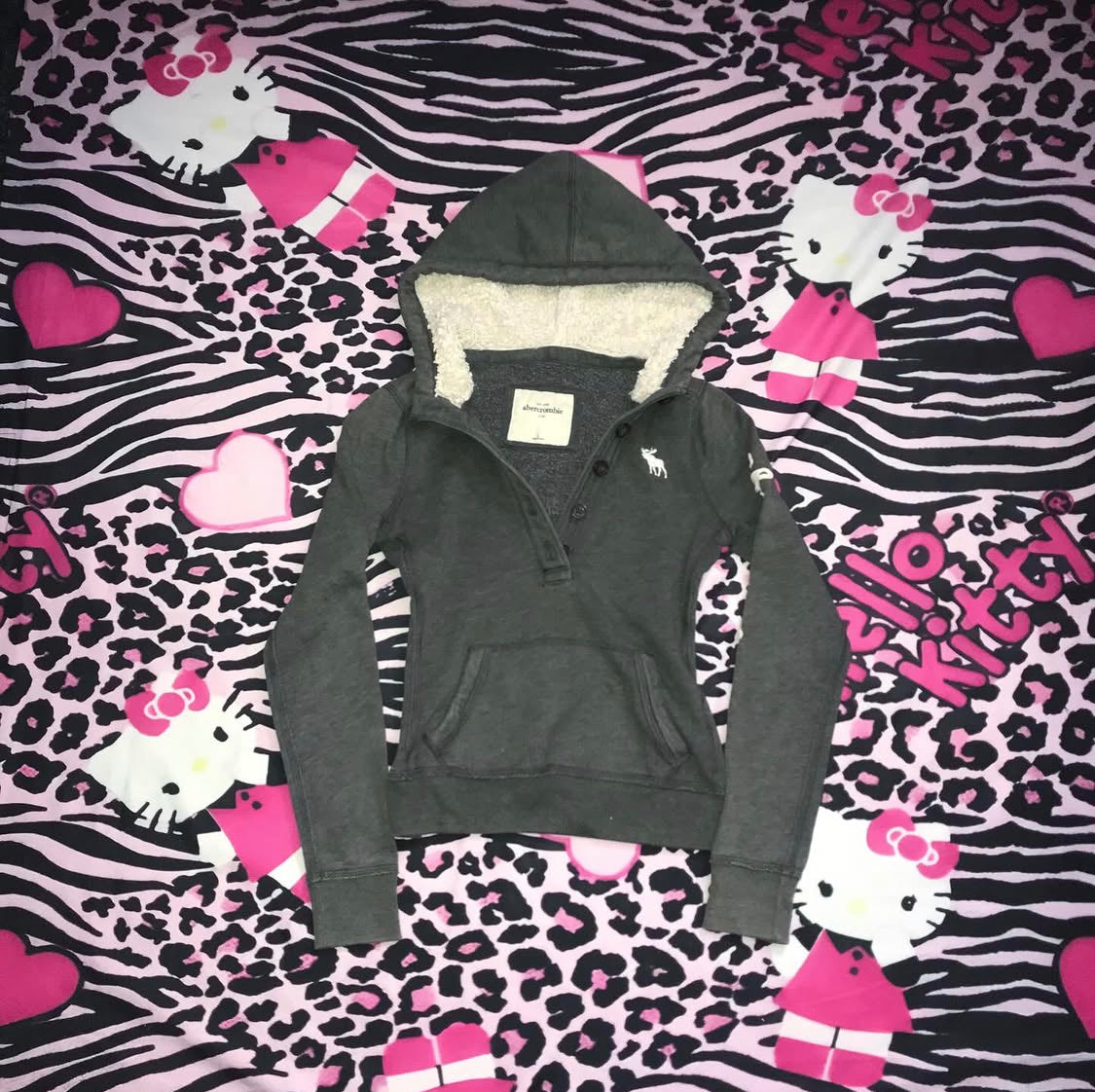 Abercrombie & Fitch Fur Lined Hoodie - Henley Style Long Sleeve