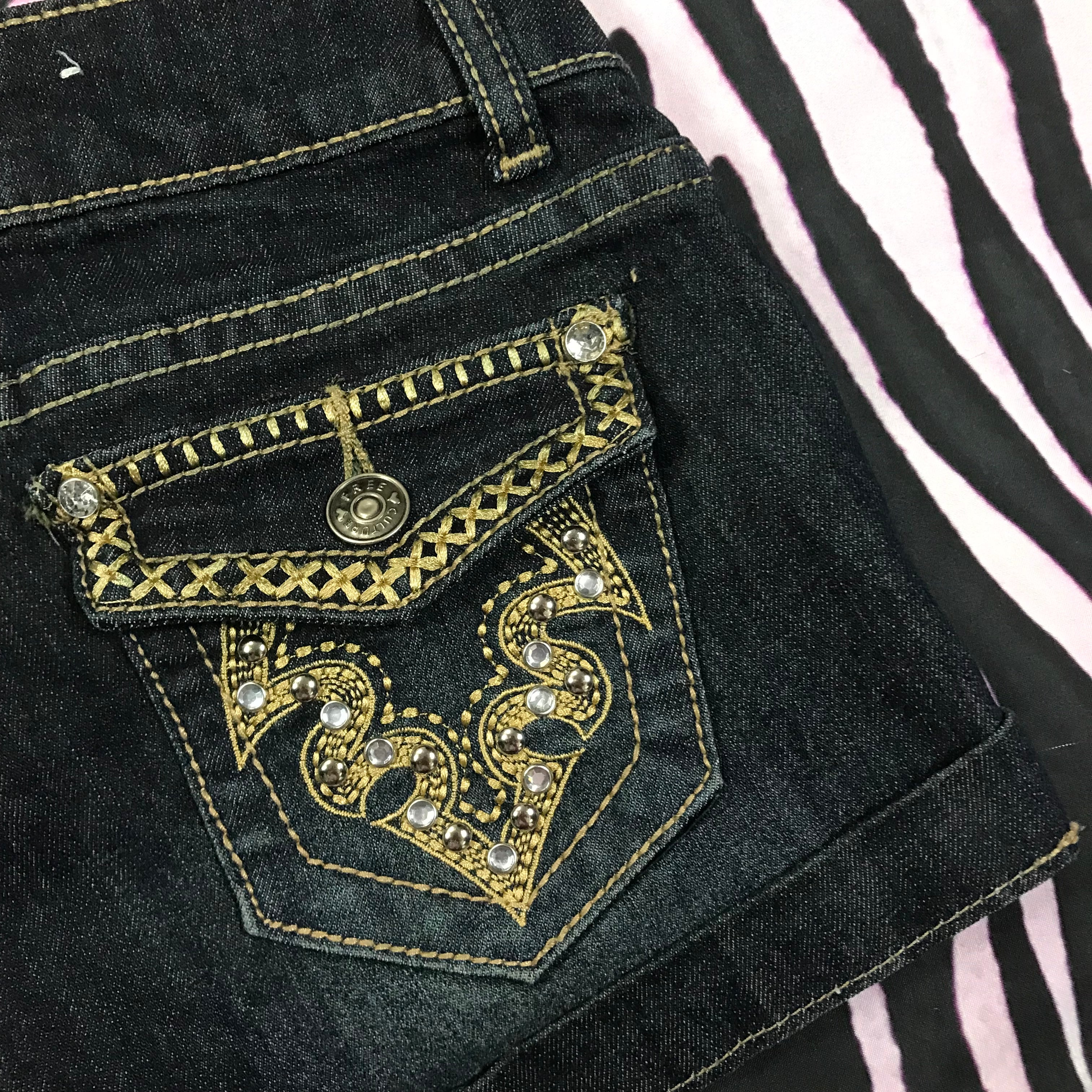 Free Culture Lowrise Shorts