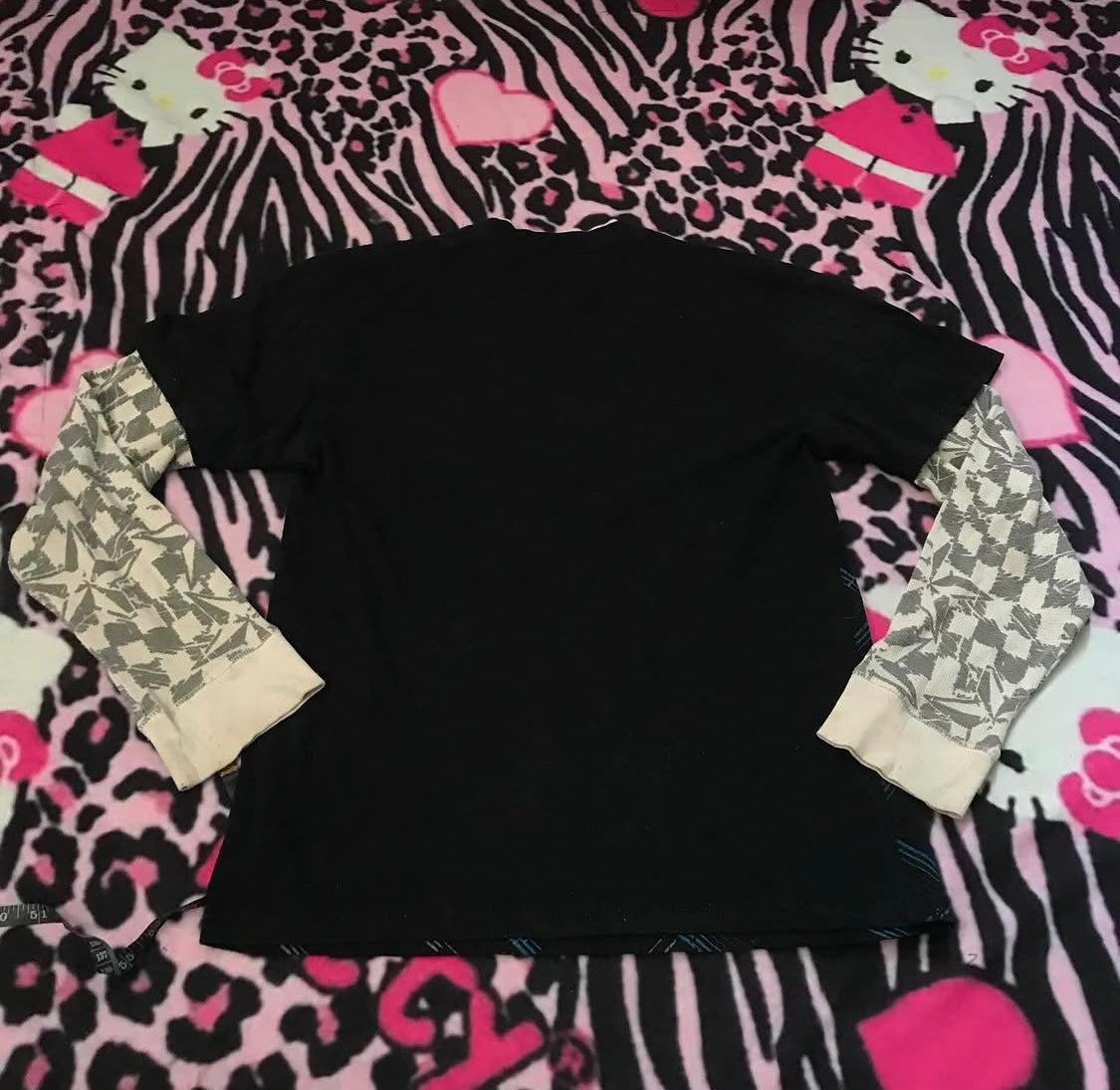 Mongoose layered grunge tee