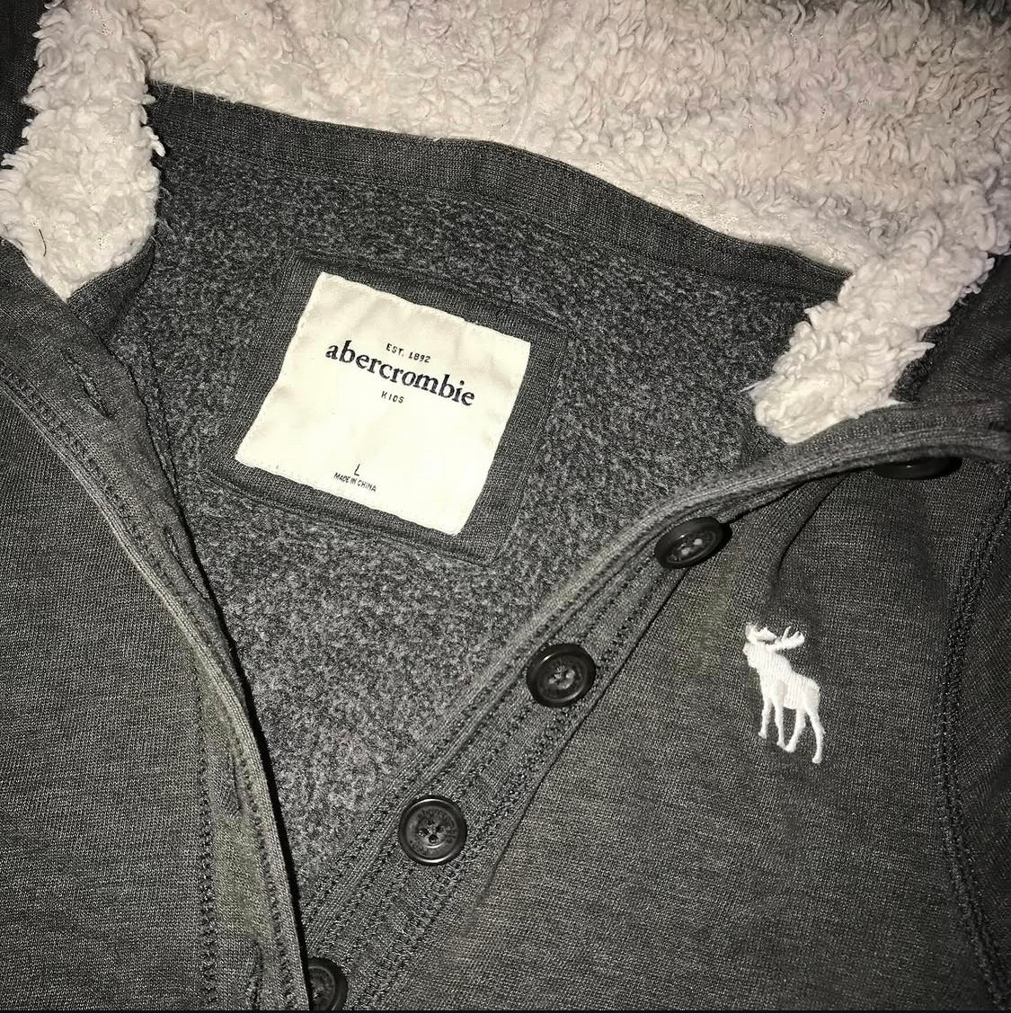 Abercrombie & Fitch Fur Lined Hoodie - Henley Style Long Sleeve