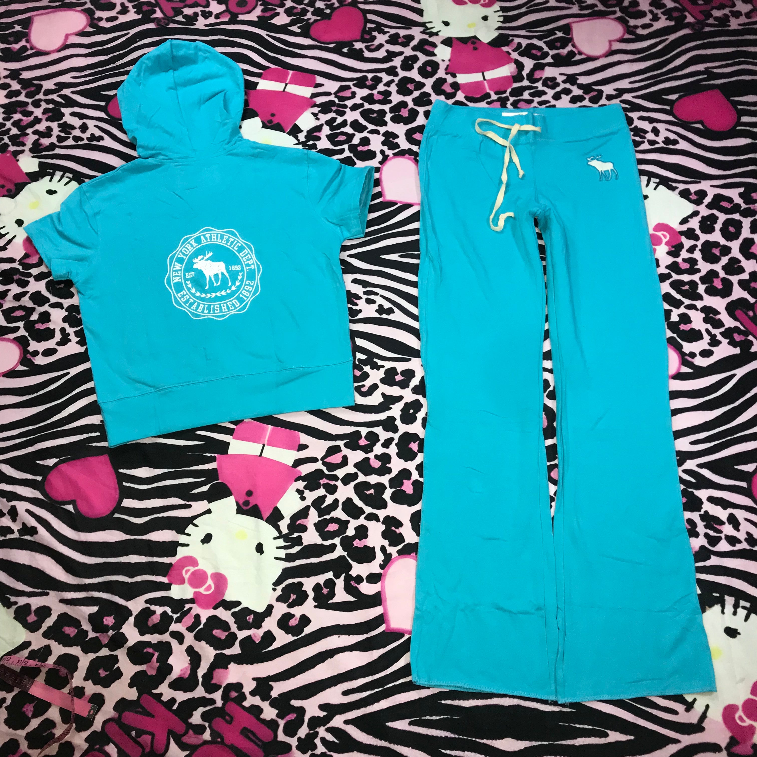 Abercrombie & Fitch Cozy Set
