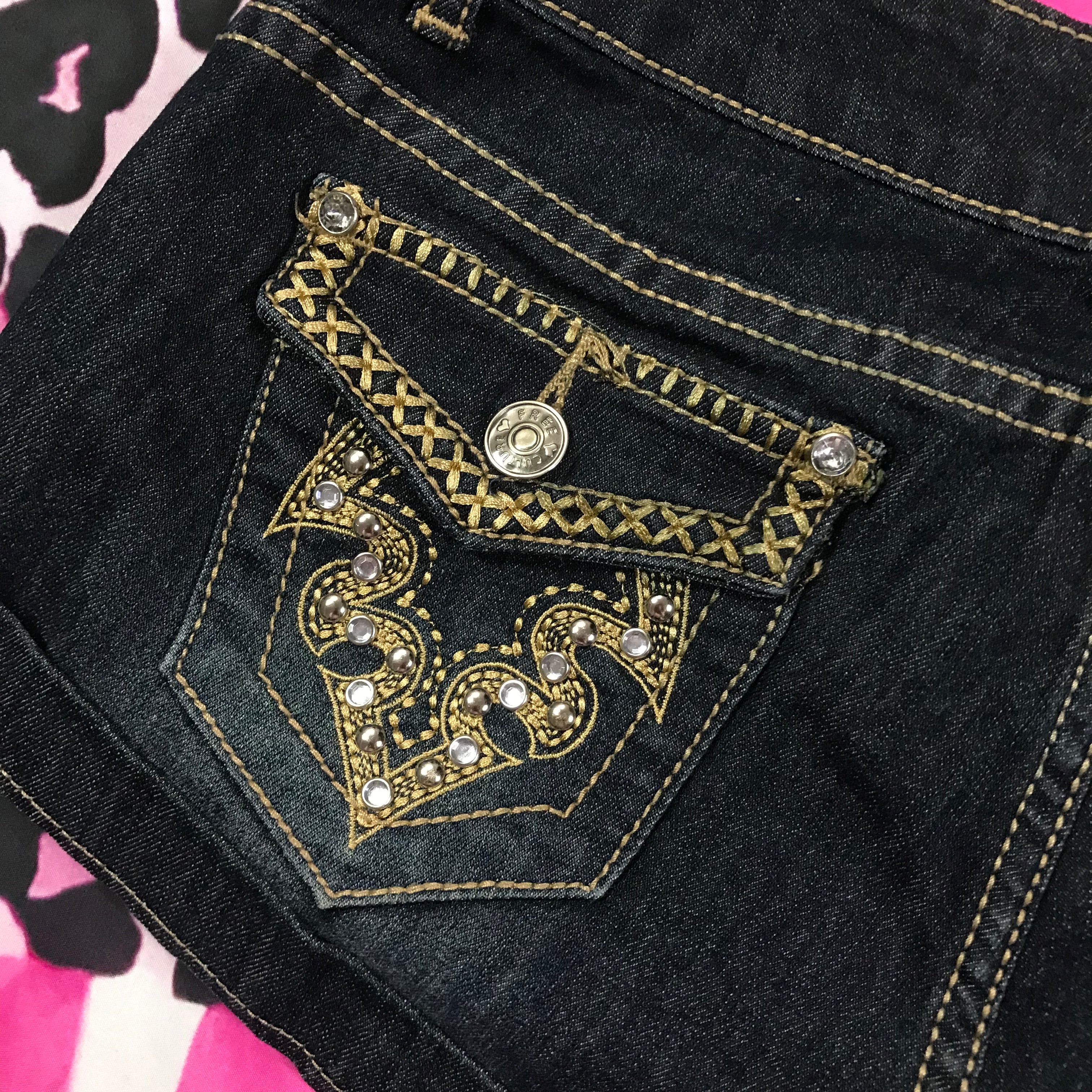 Free Culture Lowrise Shorts